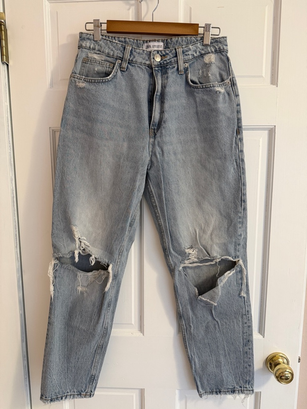 Zara Light Wash Distressed High-Rise Jeans size 8